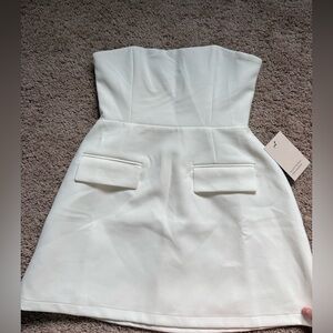 Elegant White Strapless Dress